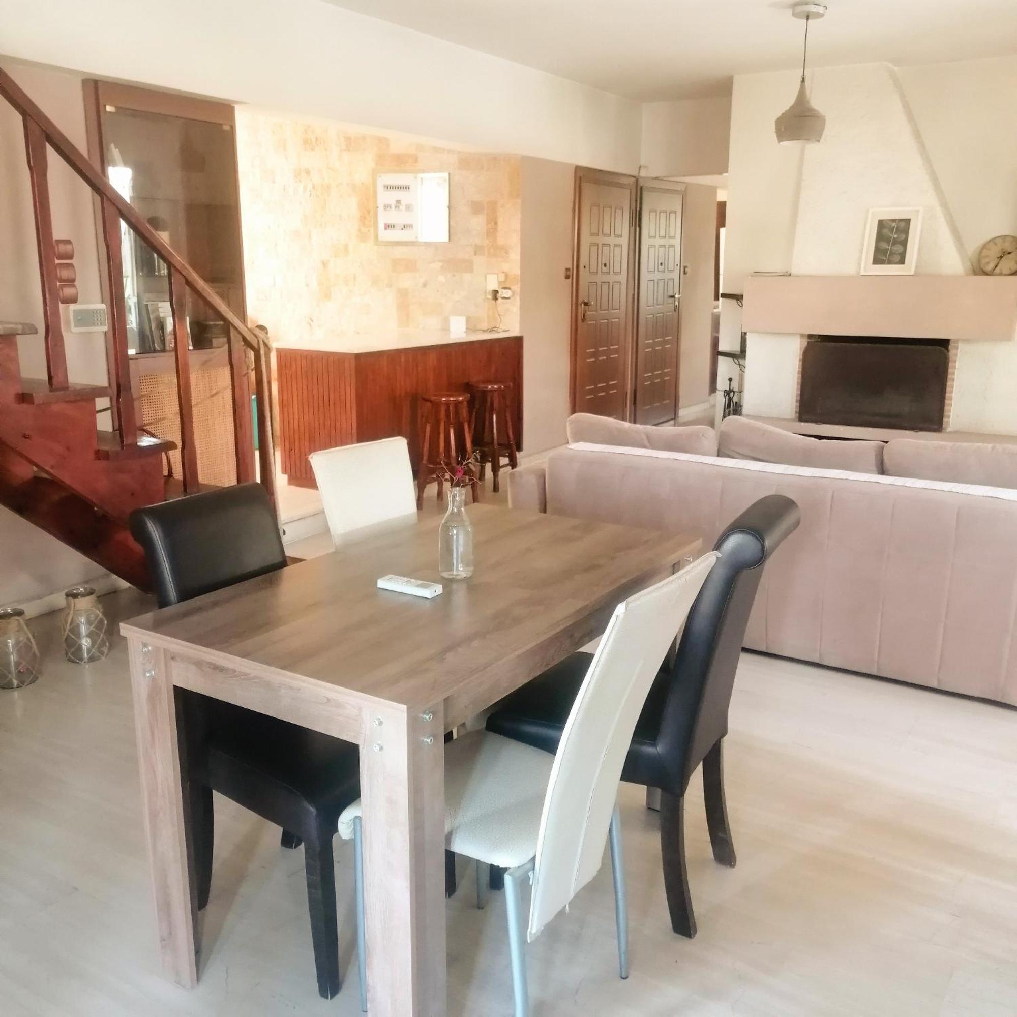 6 Pax Glyfada 2floor * Афины